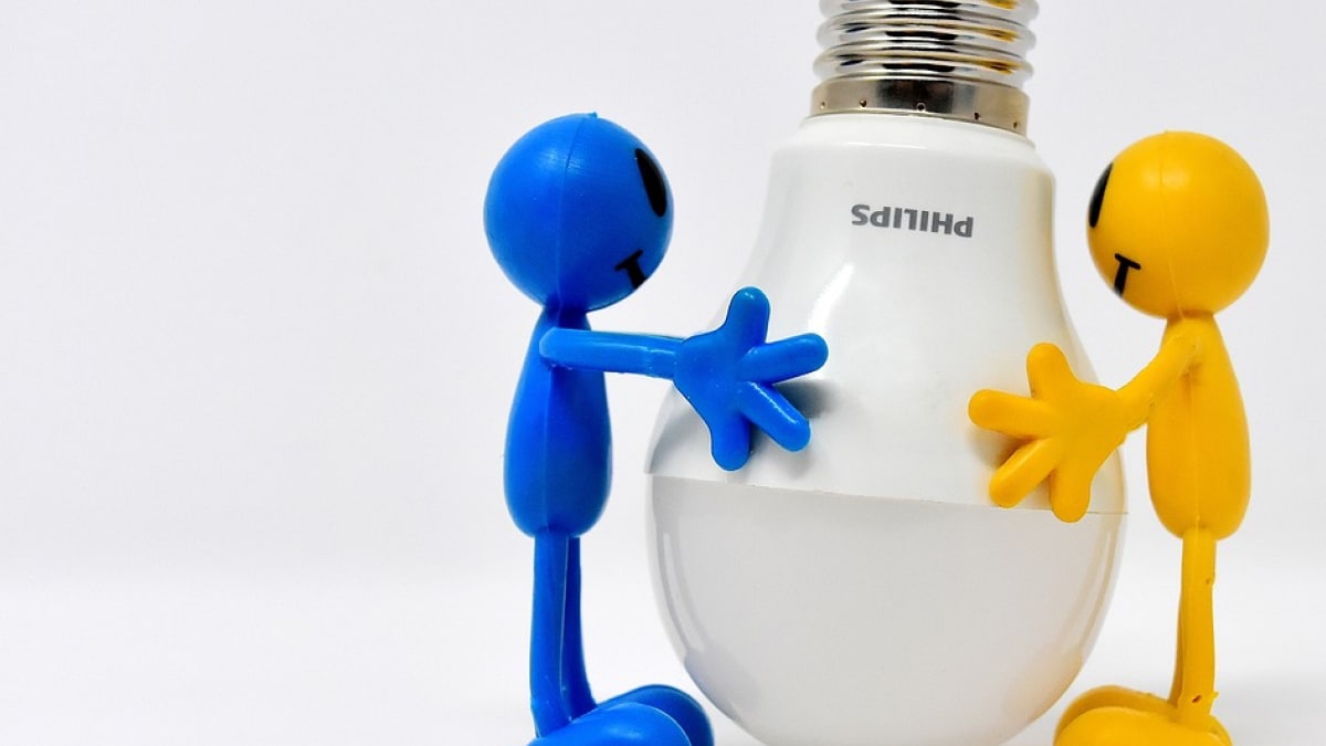 LED Bulbs in India for Energy Efficient Lighting stL997