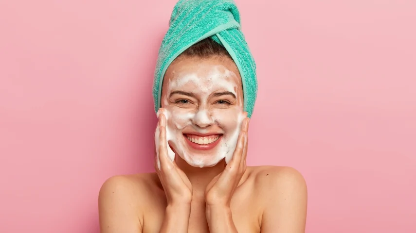 15 Best Face Washes for Sensitive Skin in India [April, 2024]