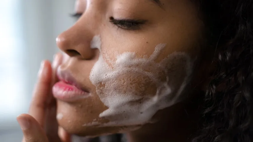 10 Best Face Washes for Teenagers in India [May, 2024]
