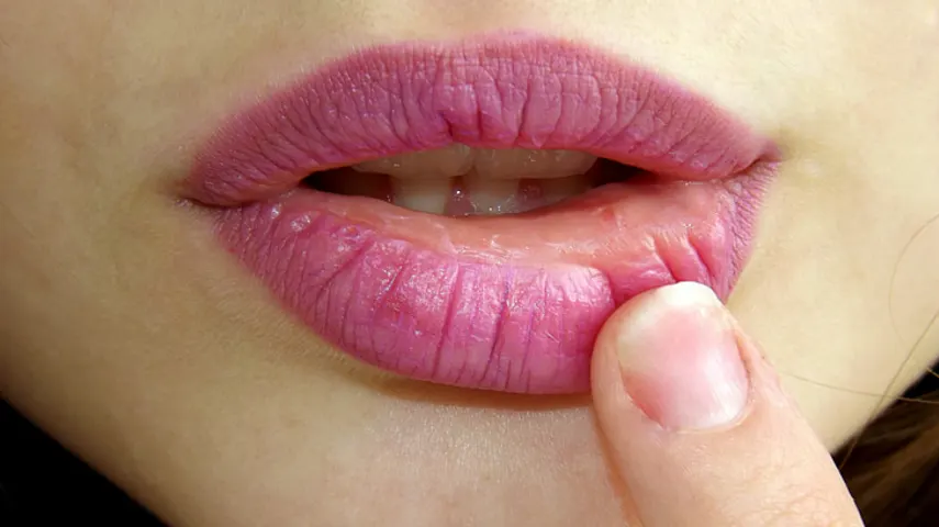 Top 10 Best Lipstick for Dry Lips [December, 2023]