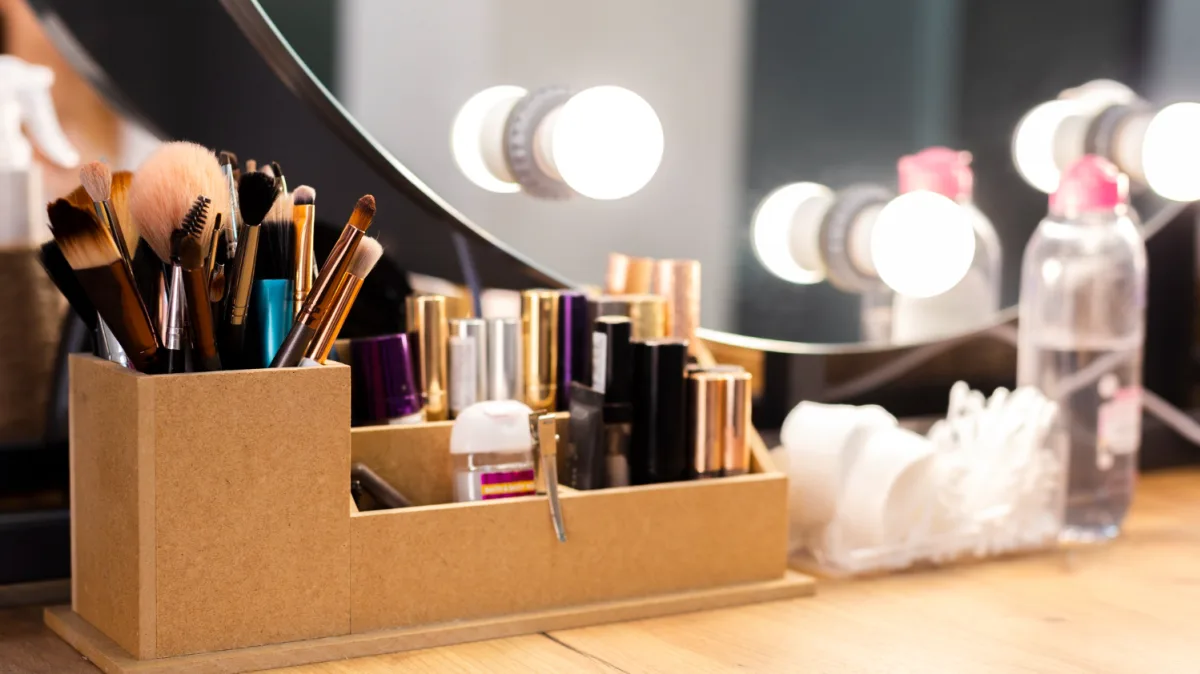 14 Best Makeup Organizers for your Beauty Essentials [July, 2024]