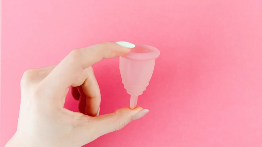 AZAH Reusable Menstrual Cup for Women (Medium Size with Pouch