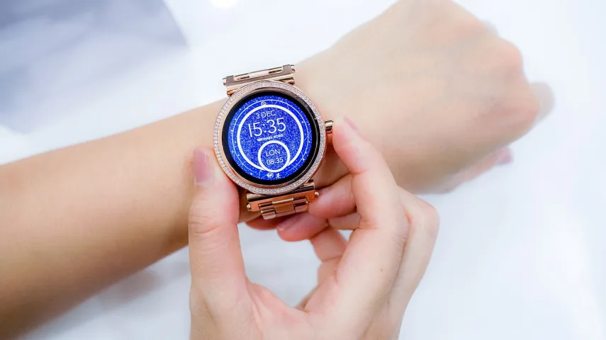 10 Best Round Dial Smartwatches in India [April, 2024]