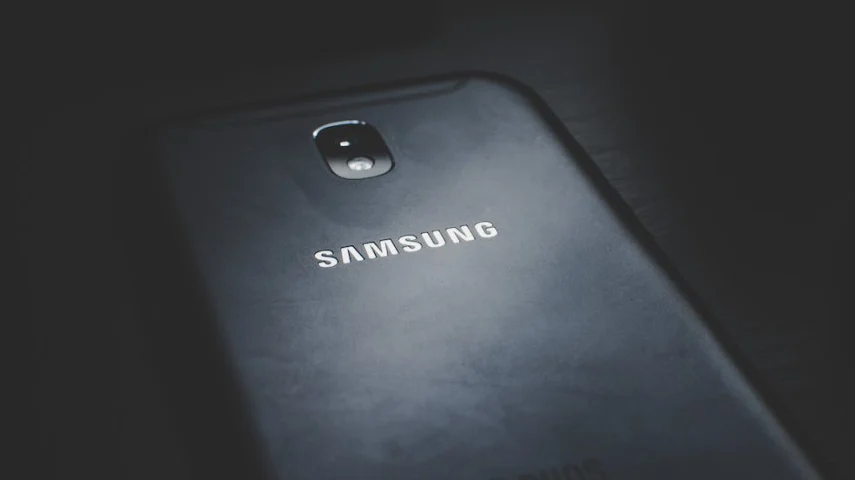 12 Best Samsung Phones in India [April, 2024]