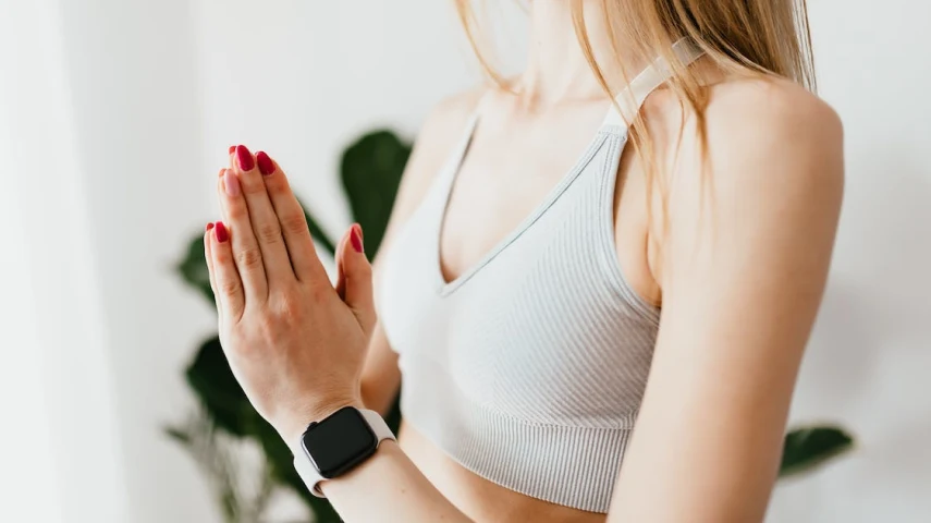 15 Best Smart Watches for Women in India [May, 2024]