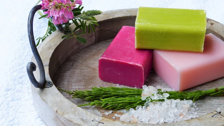 15 Best Soaps for Skin Whitening in India [May, 2024]