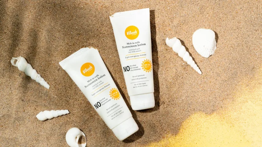 15 Best Sunscreens for Dry Skin in India Recommended by Dermatologists [ February, 2024]