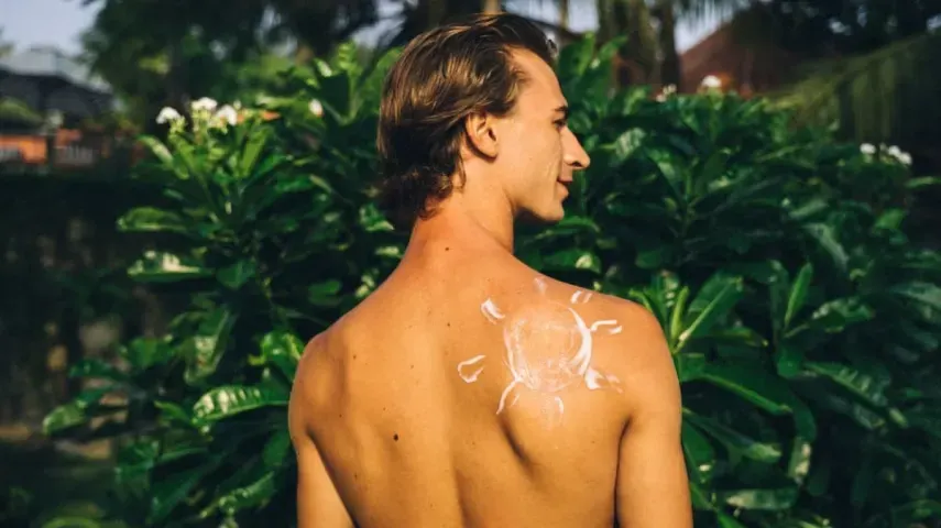 15 Best Sunscreens for Men to protect your skin from UV damage [March, 2024]