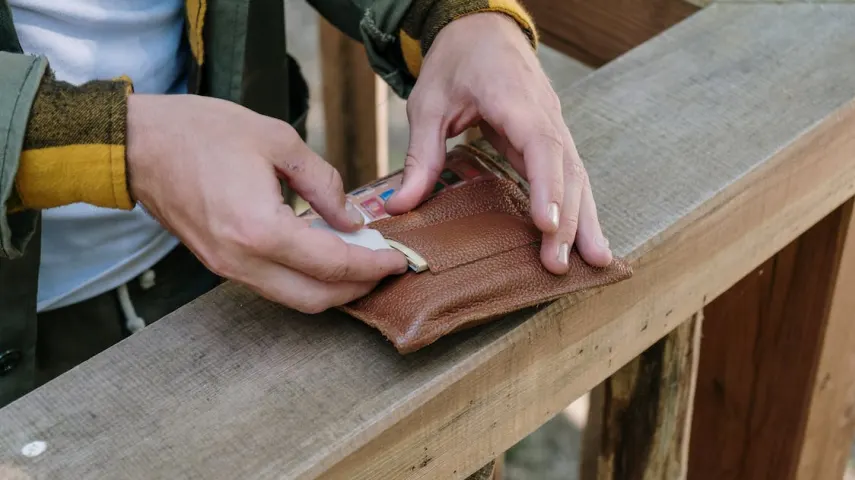 15 Best Wallets for Men in India [May, 2024]
