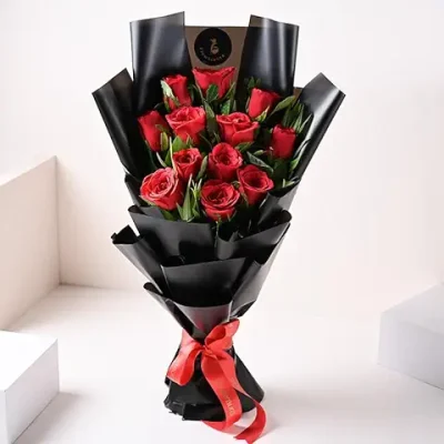 15. Floweraura Decorative Bunch Of 10 Fresh Live Red Roses