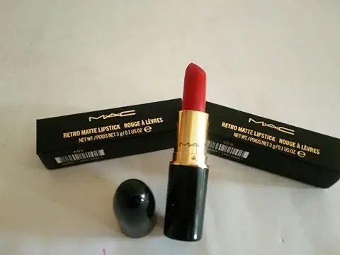  MAC Retro Matte Ruby Woo Lipstick 3gm/0.1 Oz : Matte Red  Lipstick : Beauty & Personal Care