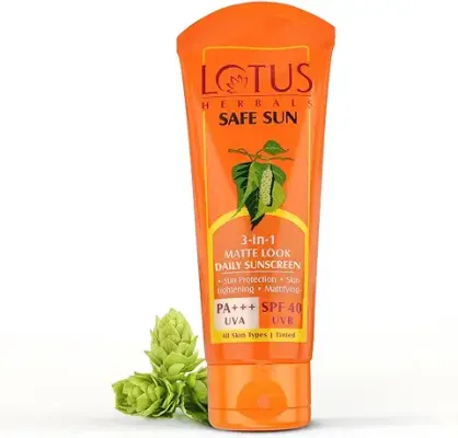 4. Lotus Herbals Tinted Sunscreen Spf 40 Cream, 50g